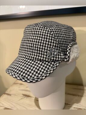 Billabong Houndstooth Fleece-Lined Faux Earflap Newsboy Cadet Cap Large